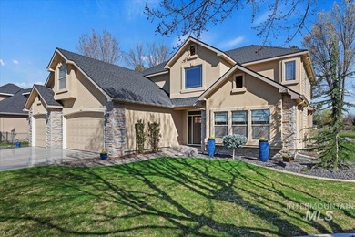 This beautifully maintained home will not disappoint. Nestle in - photo 1