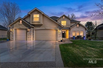 This beautifully maintained home will not disappoint. Nestle in - photo 2