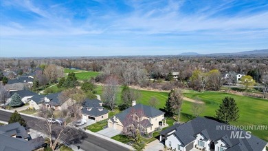 This beautifully maintained home will not disappoint. Nestle in - photo 3