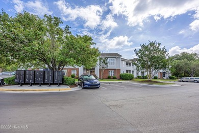 Fresh and Inviting describes this adorable 2 bedroom, 2 bath - photo 3