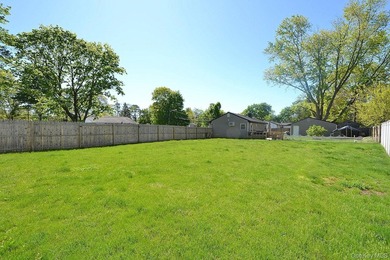 Rare find! This meticulously maintained 3-bedroom home combines - photo 16