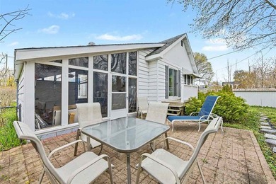 The perfect year-round residence, vacation getaway, or - photo 3