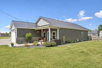 Welcome to Lake Waynoka living! This updated 3 bedroom, 2 bath - photo 2