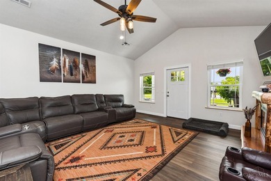 Welcome to Lake Waynoka living! This updated 3 bedroom, 2 bath - photo 7