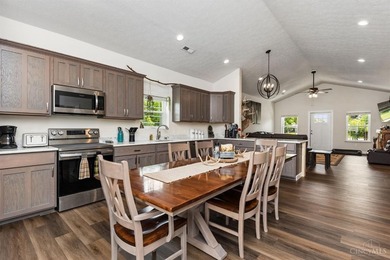 Welcome to Lake Waynoka living! This updated 3 bedroom, 2 bath - photo 9