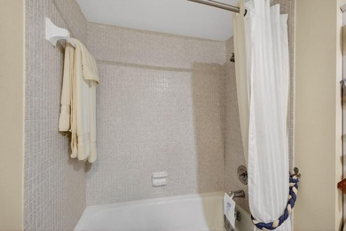 Oceanfront Elegance at Brigadoon, Juno Beach. The turquoise - photo 25