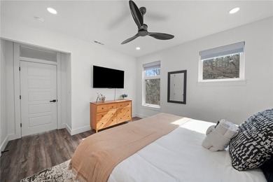 Lakefront Living with Stunning Amenities! This exceptional - photo 34