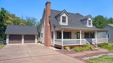 Welcome to this excellently maintained Cape Cod in the heart of - photo 1