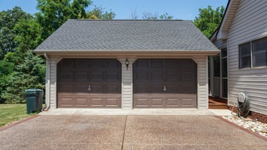 Welcome to this excellently maintained Cape Cod in the heart of - photo 7