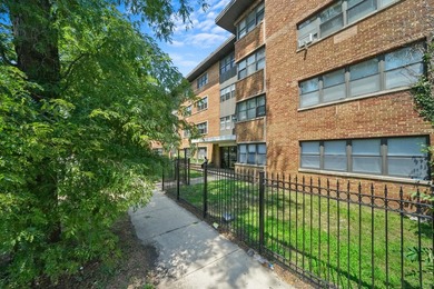 PRICE REDUCED for this attractive 1960's era, 32 unit brick - photo 3