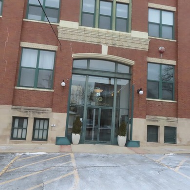 Wonderful opportunity to own great loft apartment in solid