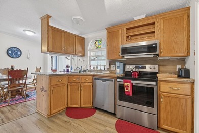 Welcome to 212 Captains Dr in the charming Captains Cove - photo 17