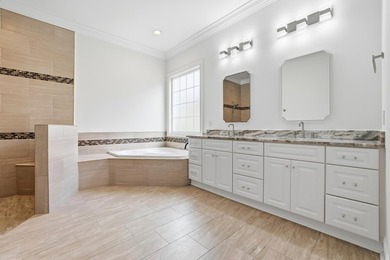 Beautiful 4 bedroom, 3 bath Mediterranean-style home located in - photo 21