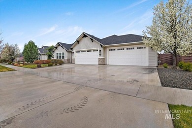 Welcome to this stunning single-level home with a separate - photo 2