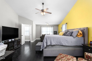 This beautifully maintained 5-bedroom, 3-full bathroom home - photo 24