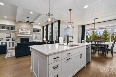 Welcome to this stunning single-level home with a separate - photo 8