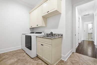 Beautiful 4 bedroom, 3 bath Mediterranean-style home located in - photo 33