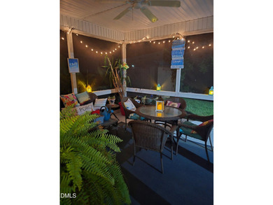 This beautifully maintained 5-bedroom, 3-full bathroom home - photo 33