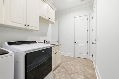 Beautiful 4 bedroom, 3 bath Mediterranean-style home located in - photo 35