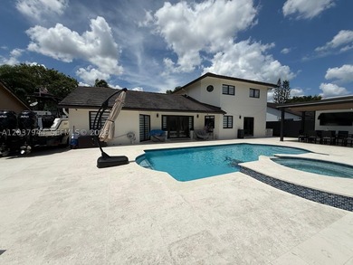 Welcome to this beautifully updated 5-bedroom, 3-bathroom home - photo 50