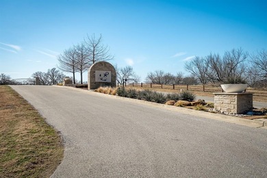 Richland Chambers Lake Lot For Sale in Streetman Texas