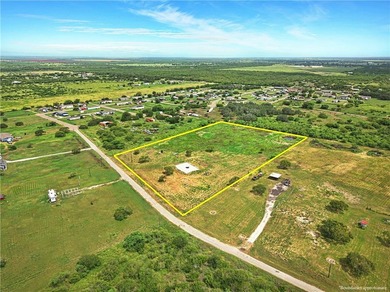 Country Living Awaits! Don't miss this incredible opportunity to - photo 2