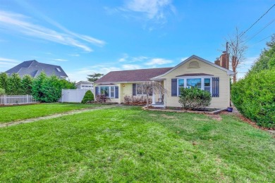 (private lake, pond, coastal) Home Sale Pending in East Moriches New York