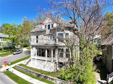 5 STAR 5 UNIT 5 MINUTES TO CORNELL! Impressive architectural - photo 3