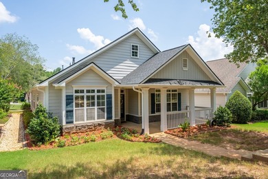 Welcome home to this charming 3-bedroom, 2-bath ranch in the - photo 2