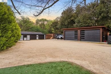 No detail has been overlooked in this extraordinary 4+BD/3.5BA - photo 12