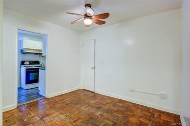 Welcome to River Gardens, Pet friendly building in the heart of - photo 14