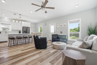 t 1/2 mile from the beach, this adorable 4-year-young cottage - photo 16