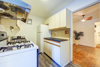 Welcome to River Gardens, Pet friendly building in the heart of - photo 17
