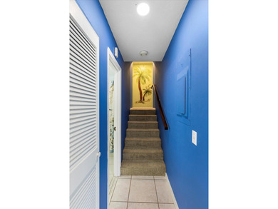 Custom-built 2-bedroom, 2-bathroom home (1987) situated on a - photo 21