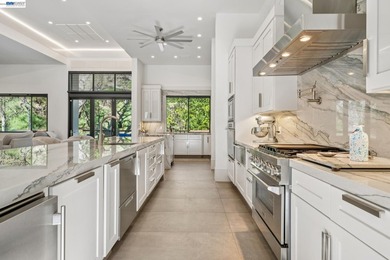 No detail has been overlooked in this extraordinary 4+BD/3.5BA - photo 22