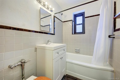Welcome to River Gardens, Pet friendly building in the heart of - photo 22
