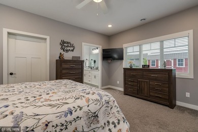 Charming 3-bedroom, 2-bathroom patio home has a heated 2.5 stall - photo 29
