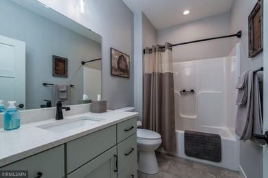 Charming 3-bedroom, 2-bathroom patio home has a heated 2.5 stall - photo 31