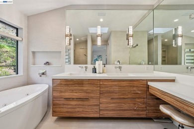 No detail has been overlooked in this extraordinary 4+BD/3.5BA - photo 33