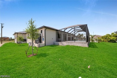 Beautiful new construction home in the heart of Cape Coral - photo 40