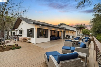 No detail has been overlooked in this extraordinary 4+BD/3.5BA - photo 46