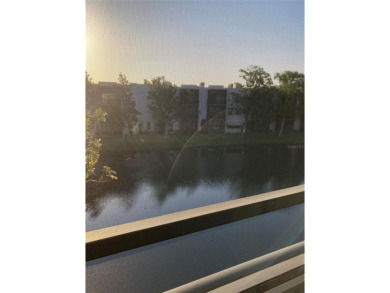 Lake Condo For Sale in St. Petersburg, Florida