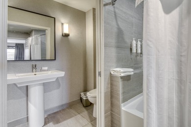 ***Homewood Suites by Hilton*** A great pied-a-terre, right in