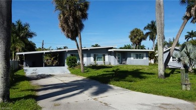 Caloosahatchee River Home Sale Pending in North Fort Myers Florida
