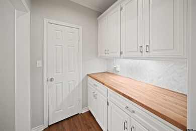 Located in Hollytree & perfectly positioned on a large corner - photo 12