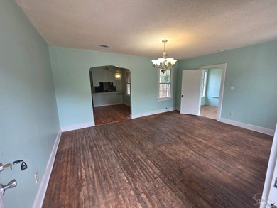 This is a spacious home situated on a 0.39-acre lot. The yard is - photo 4