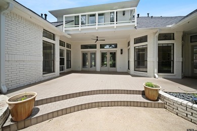Located in Hollytree & perfectly positioned on a large corner - photo 36