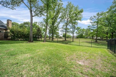 Located in Hollytree & perfectly positioned on a large corner - photo 38