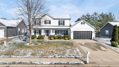 (private lake, pond, creek) Home Active Under Contract in Columbia Illinois