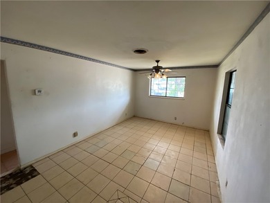 Welcome home to TROPIC PARK subdivision. This three-bedroom two - photo 5
